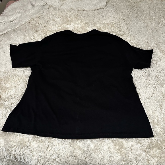 Women’s oversized Black Graphic T-Shirt - Picture 7 of 8